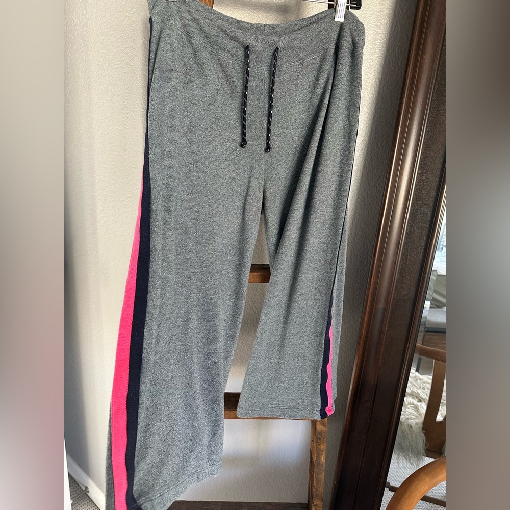 Sundry cropped sweatpants, size large (3) - Picture 4 of 13